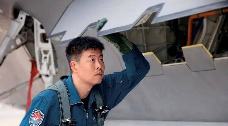 什么情况？外媒疯传：巴基斯坦接收首架中国五代机歼-35AE！