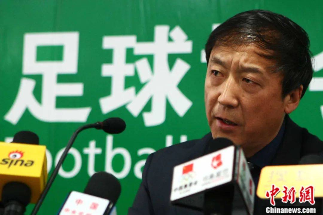 自辩无罪，被控受贿645 万的足协 “罚单狂人”是不是“窦娥”？